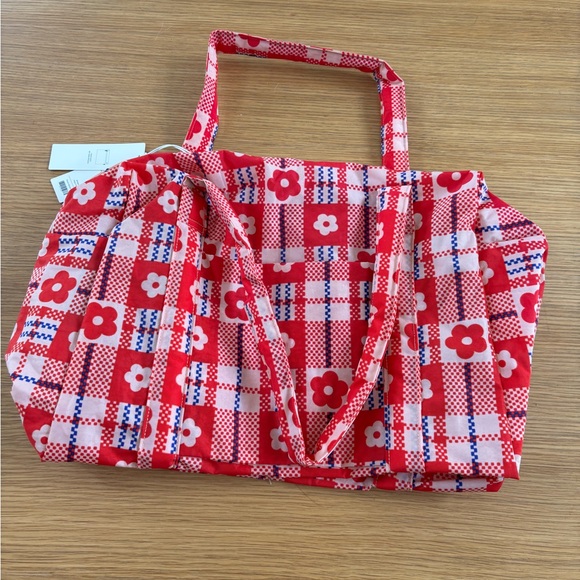 Sandy Liang Baggu Cloud Carry On - Picture 4 of 6